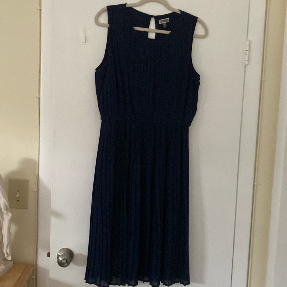 EUC sleeves navy blue dress size L